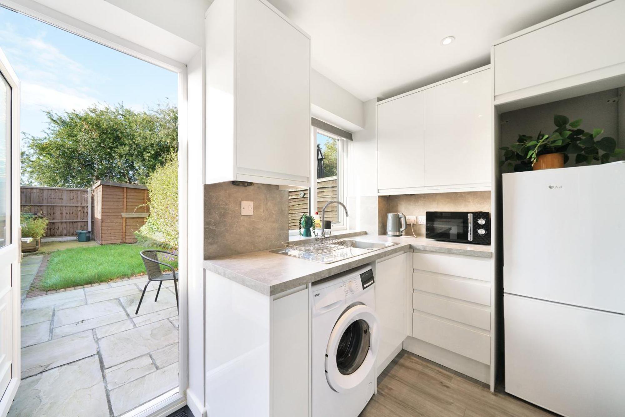 Cosy Corner In Aylesbury Near Stoke Mandeville Hospital & Town Centre With Private Parking ภายนอก รูปภาพ