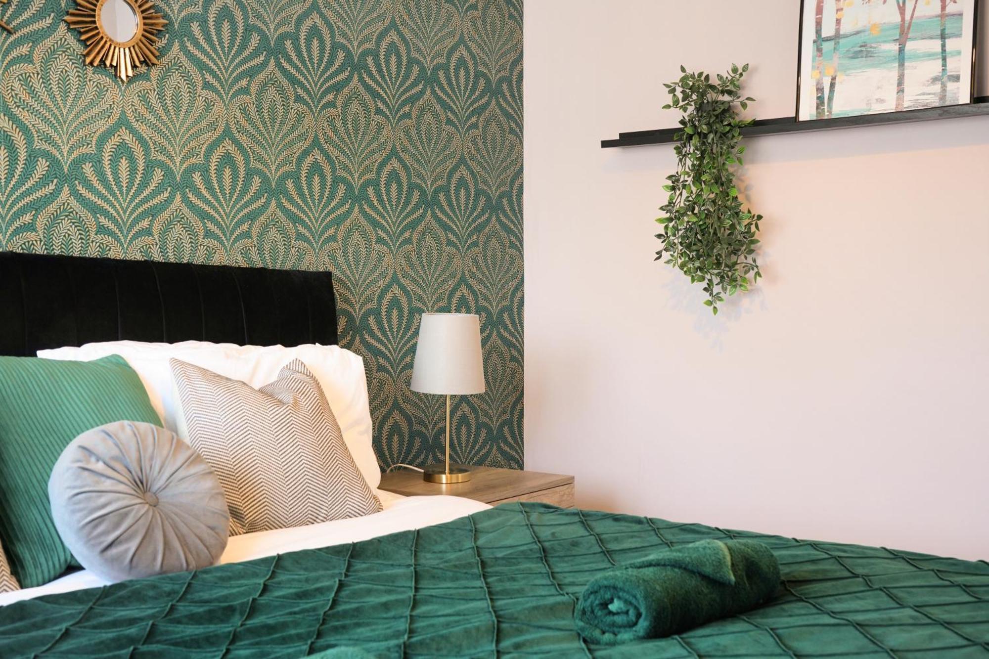 Cosy Corner In Aylesbury Near Stoke Mandeville Hospital & Town Centre With Private Parking ภายนอก รูปภาพ