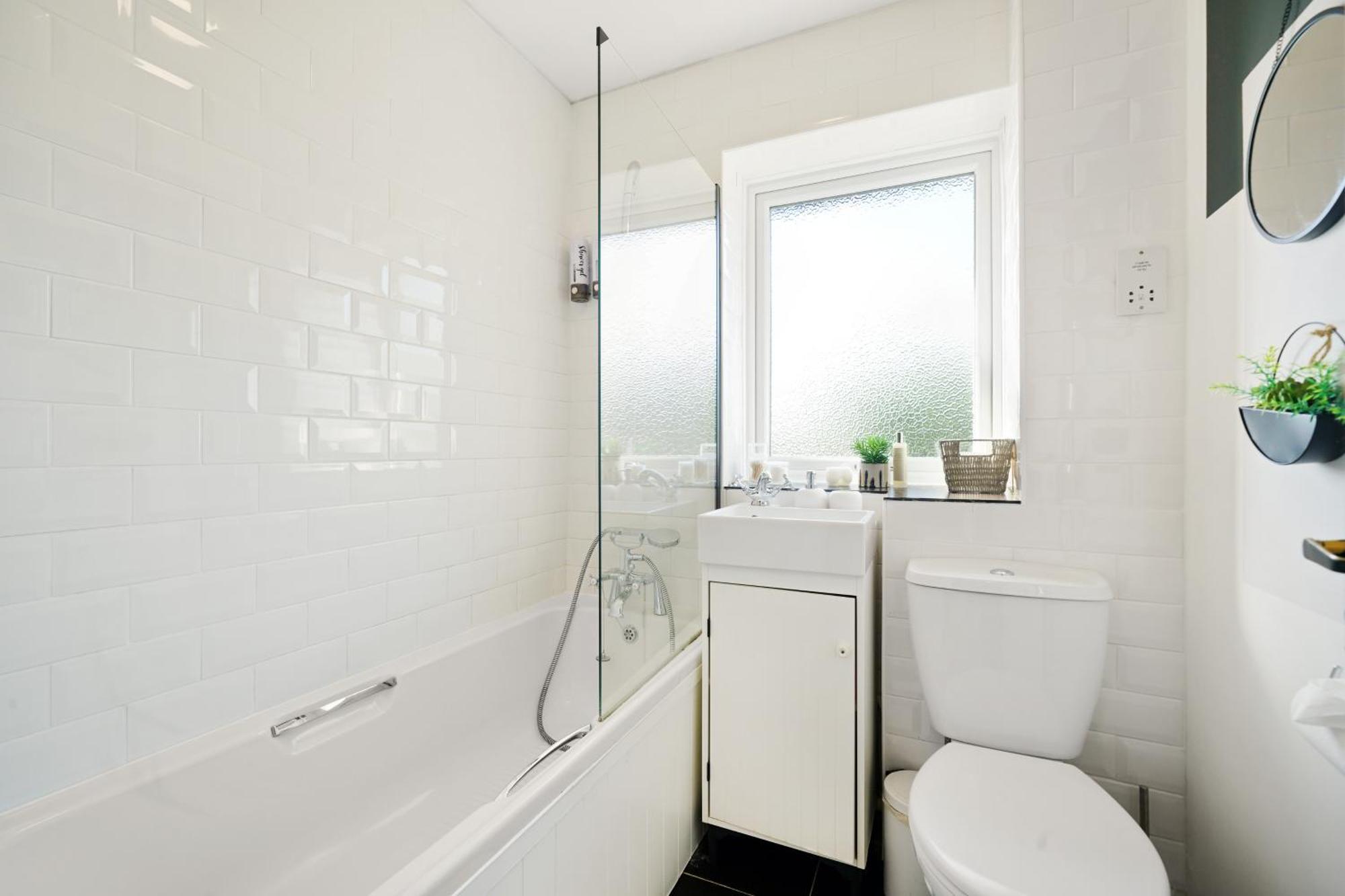 Cosy Corner In Aylesbury Near Stoke Mandeville Hospital & Town Centre With Private Parking ภายนอก รูปภาพ