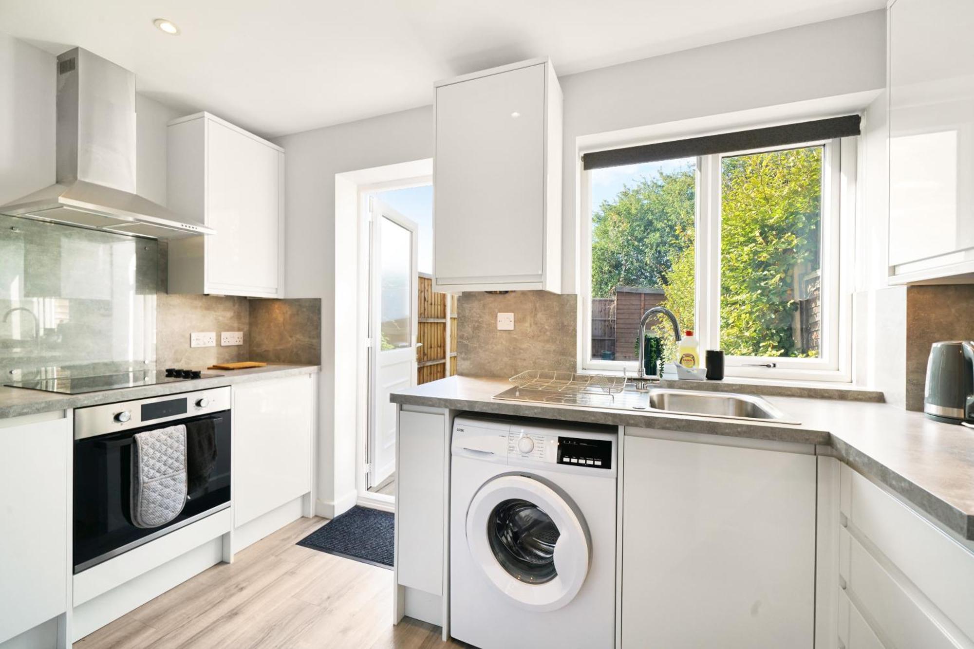 Cosy Corner In Aylesbury Near Stoke Mandeville Hospital & Town Centre With Private Parking ภายนอก รูปภาพ
