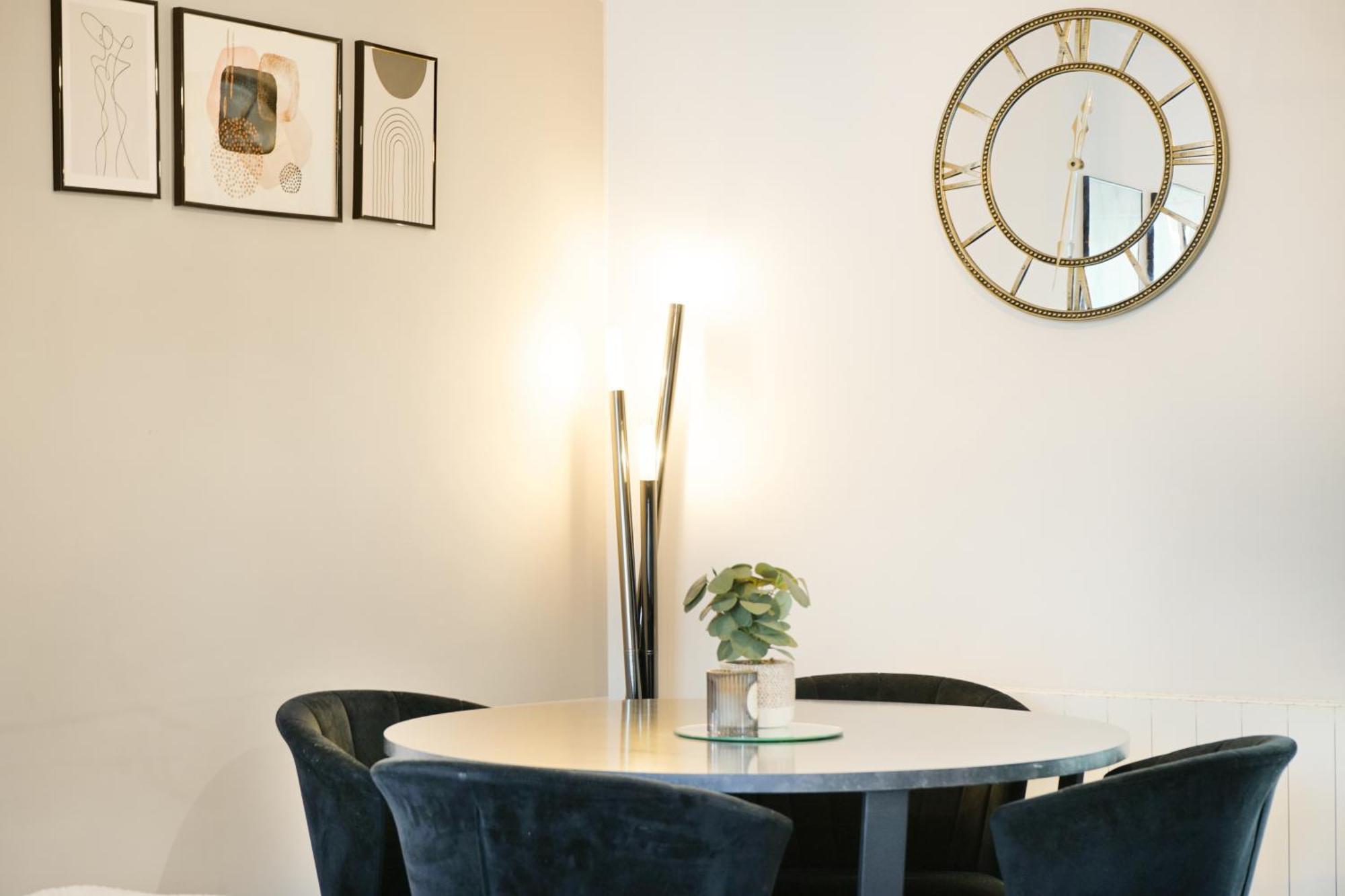 Cosy Corner In Aylesbury Near Stoke Mandeville Hospital & Town Centre With Private Parking ภายนอก รูปภาพ