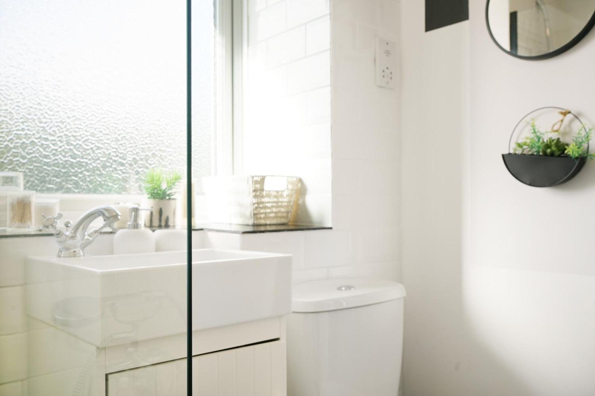 Cosy Corner In Aylesbury Near Stoke Mandeville Hospital & Town Centre With Private Parking ภายนอก รูปภาพ